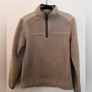 New without tags vineyard vines men’s Nantucket fleece.